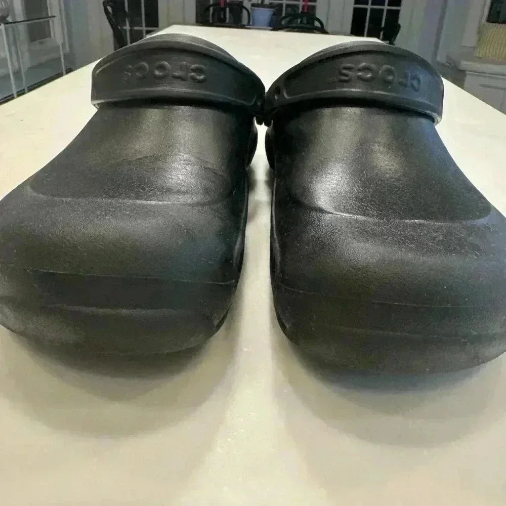 Crocs men’s black slip on shoes. Ankle strap Size 13 perfect condition